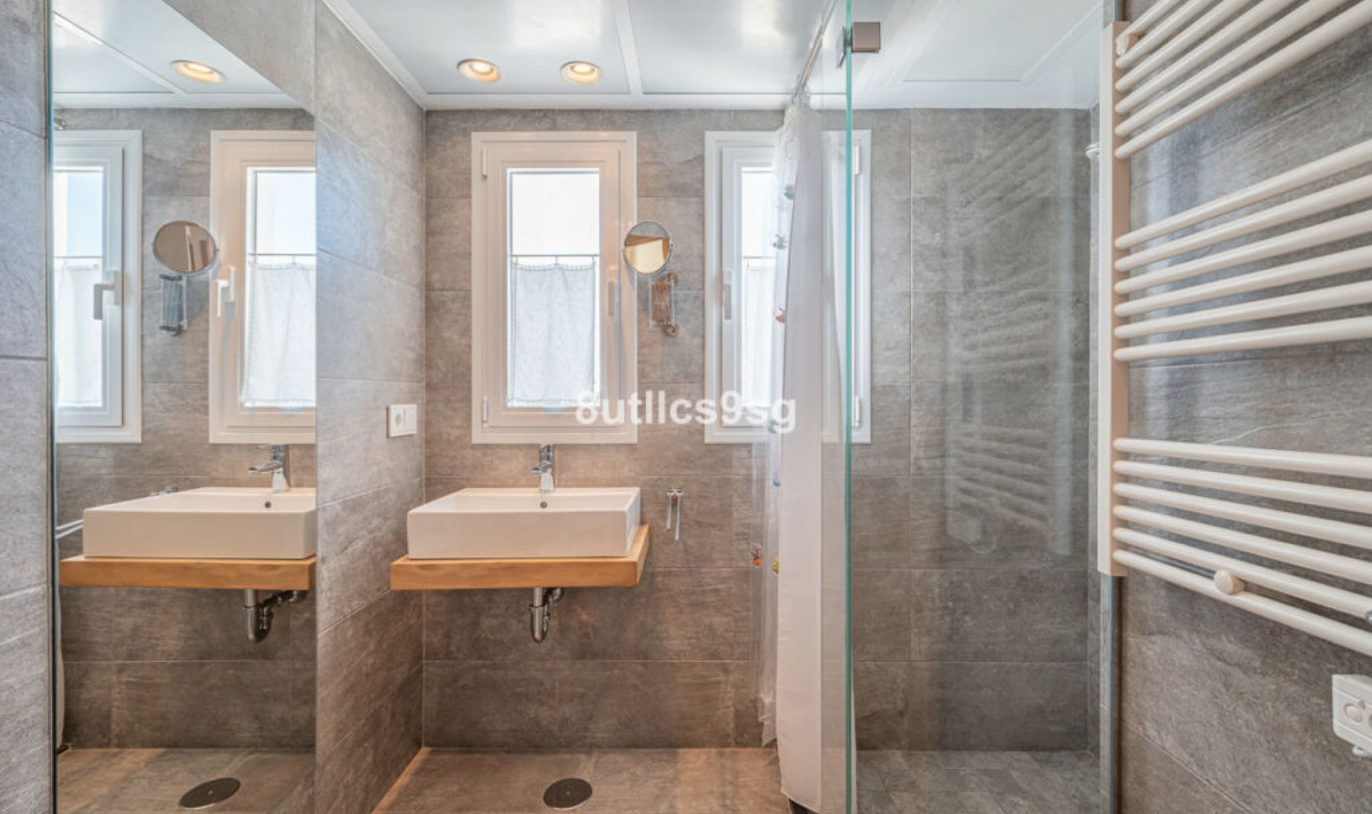 Resale - House -
Nueva Andalucía