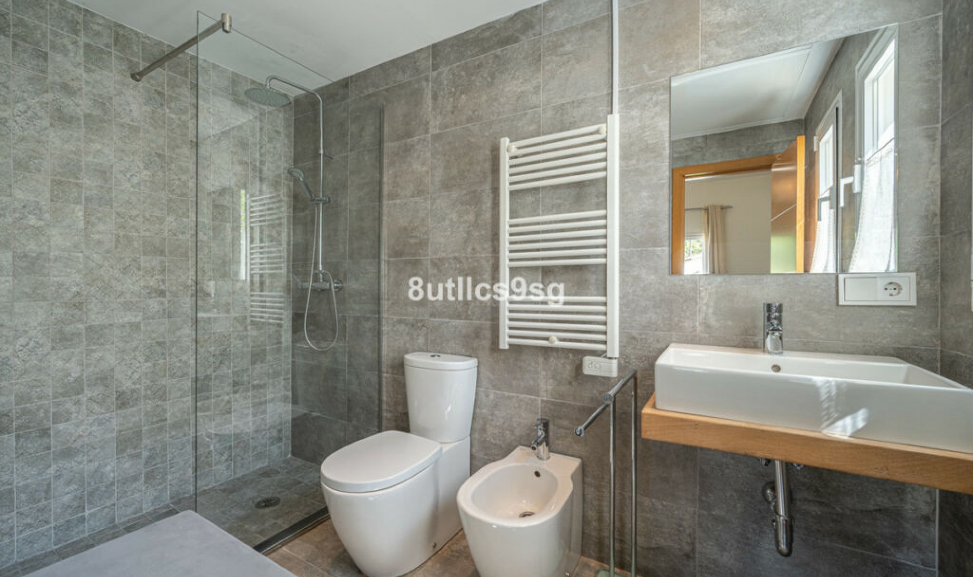 Resale - House -
Nueva Andalucía