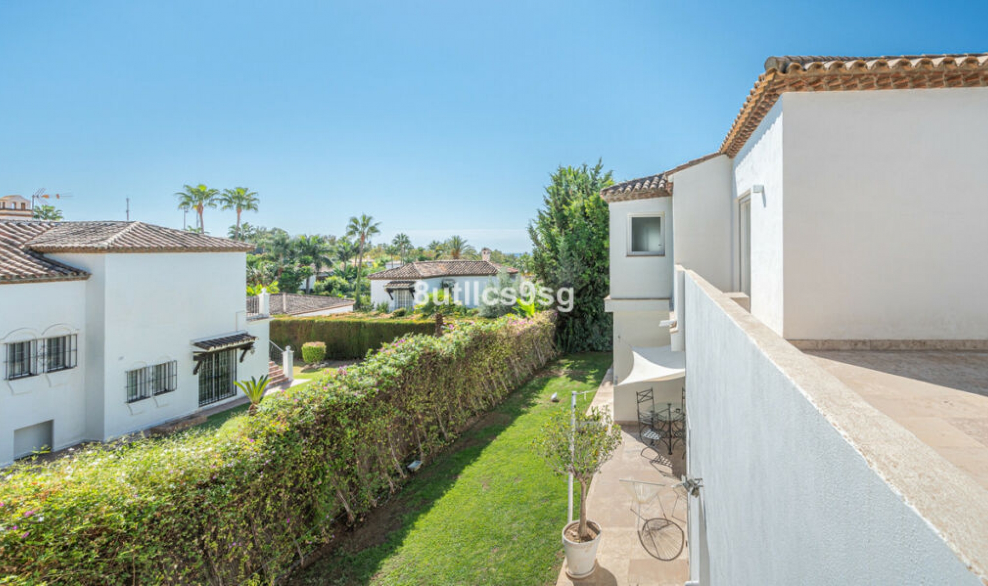 Resale - House -
Nueva Andalucía