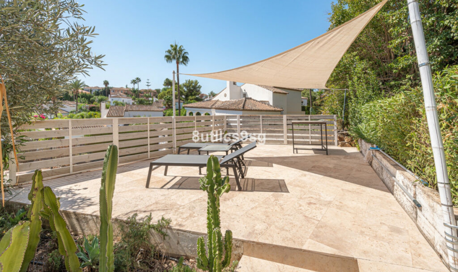 Resale - House -
Nueva Andalucía