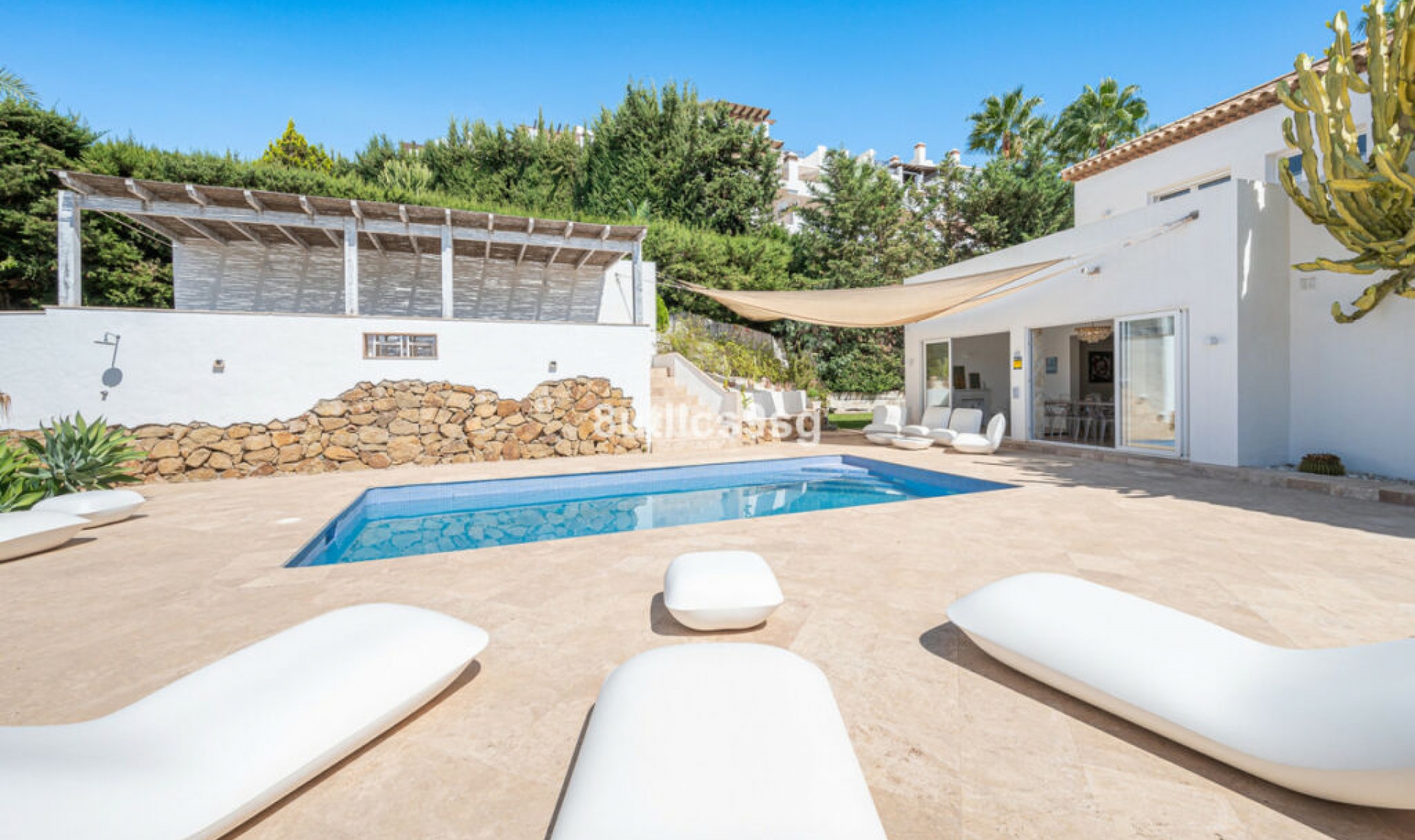 Resale - House -
Nueva Andalucía