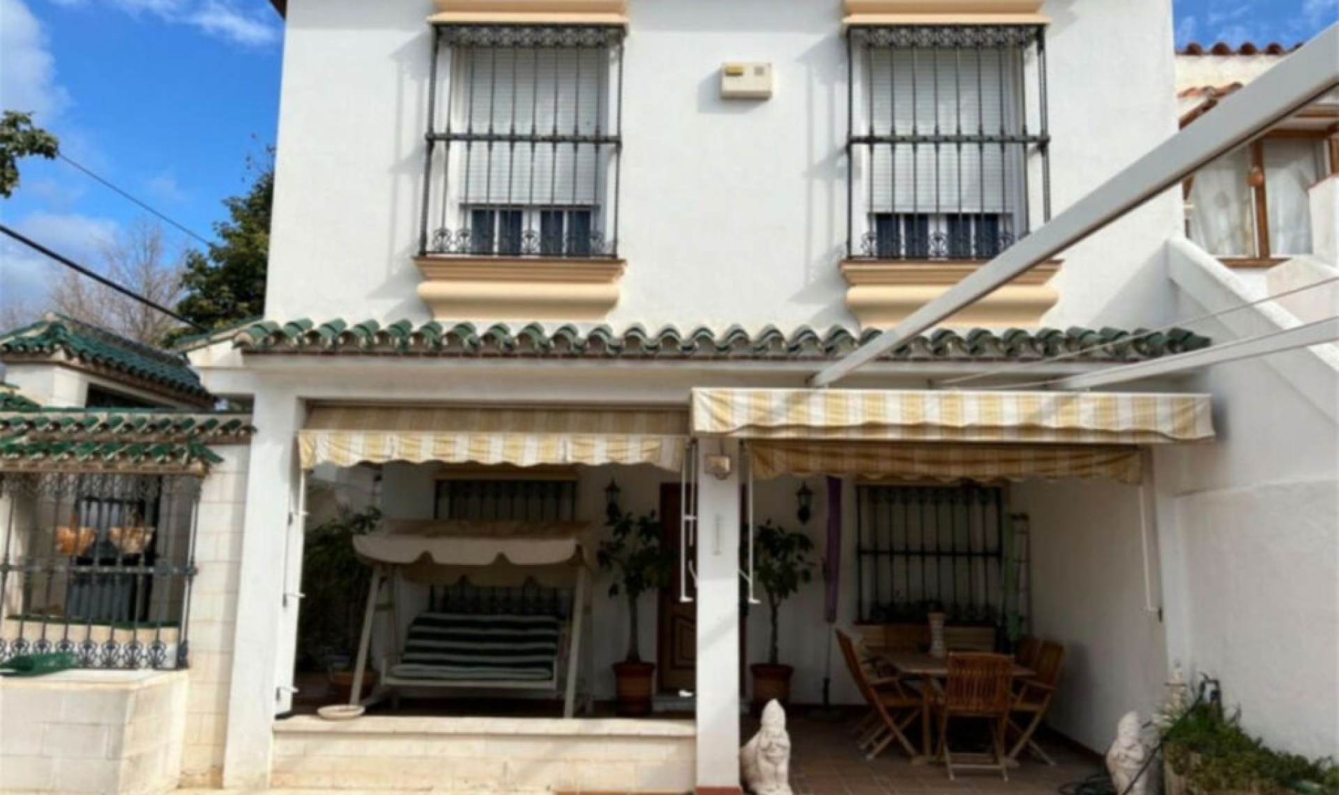 Resale - House -
Nueva Andalucía