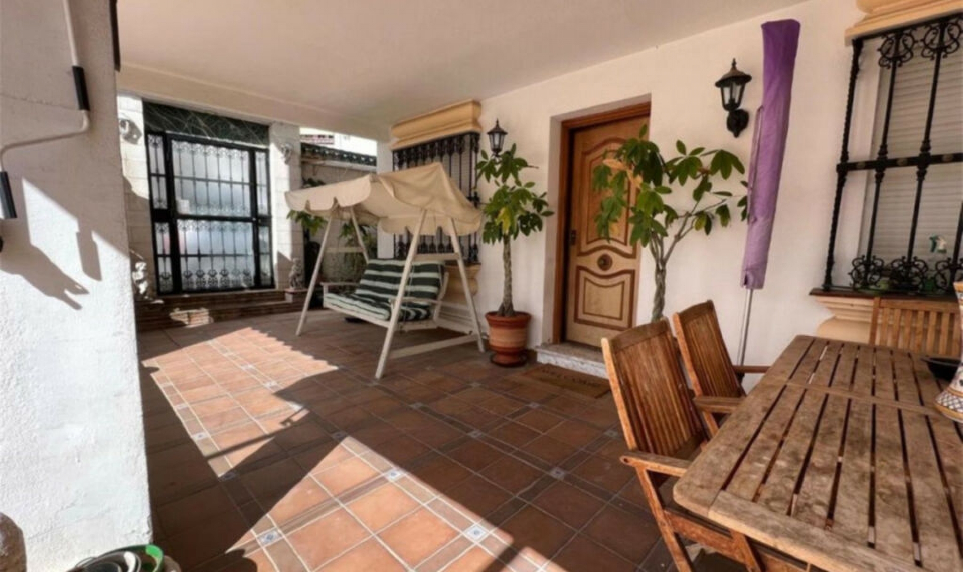 Resale - House -
Nueva Andalucía