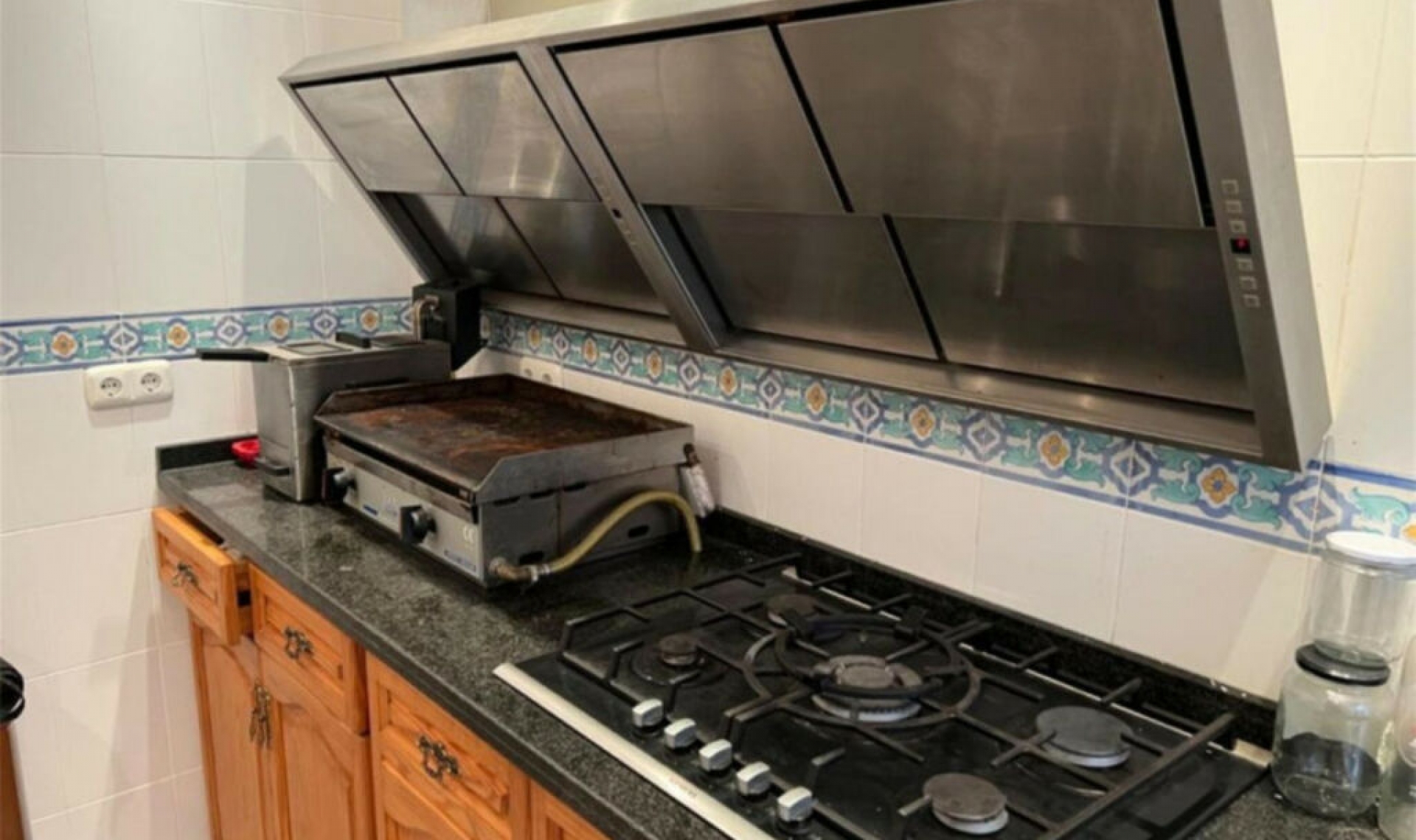 Resale - House -
Nueva Andalucía