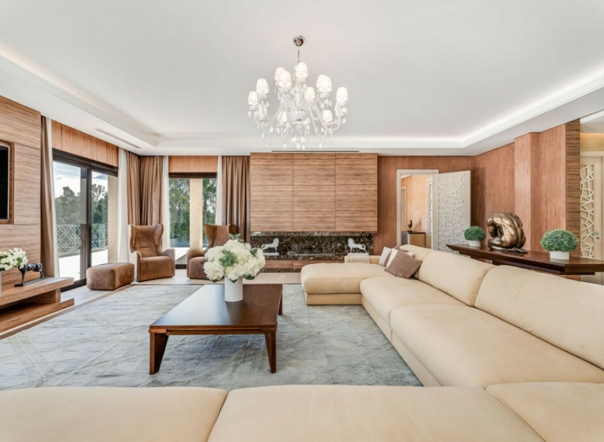 Resale - House -
Nueva Andalucía