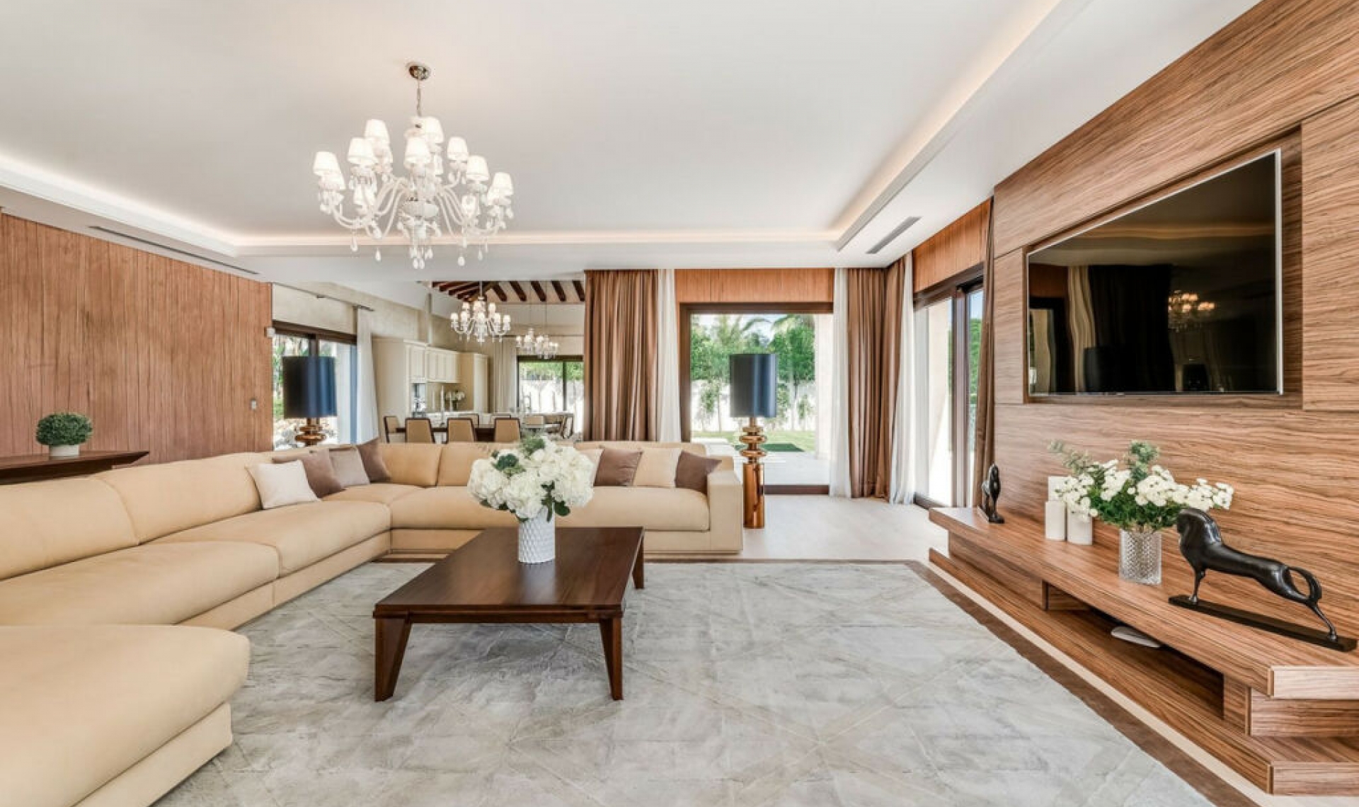 Resale - House -
Nueva Andalucía