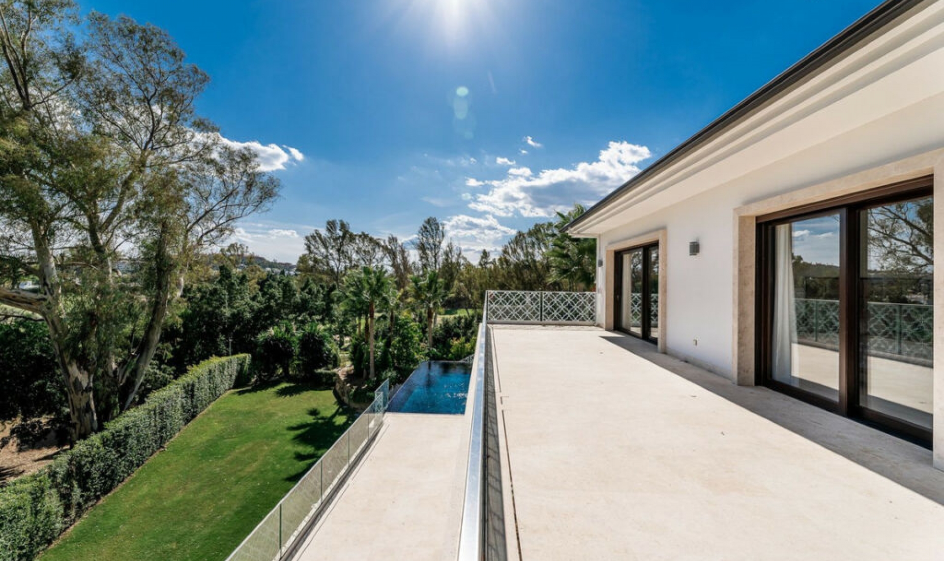Resale - House -
Nueva Andalucía