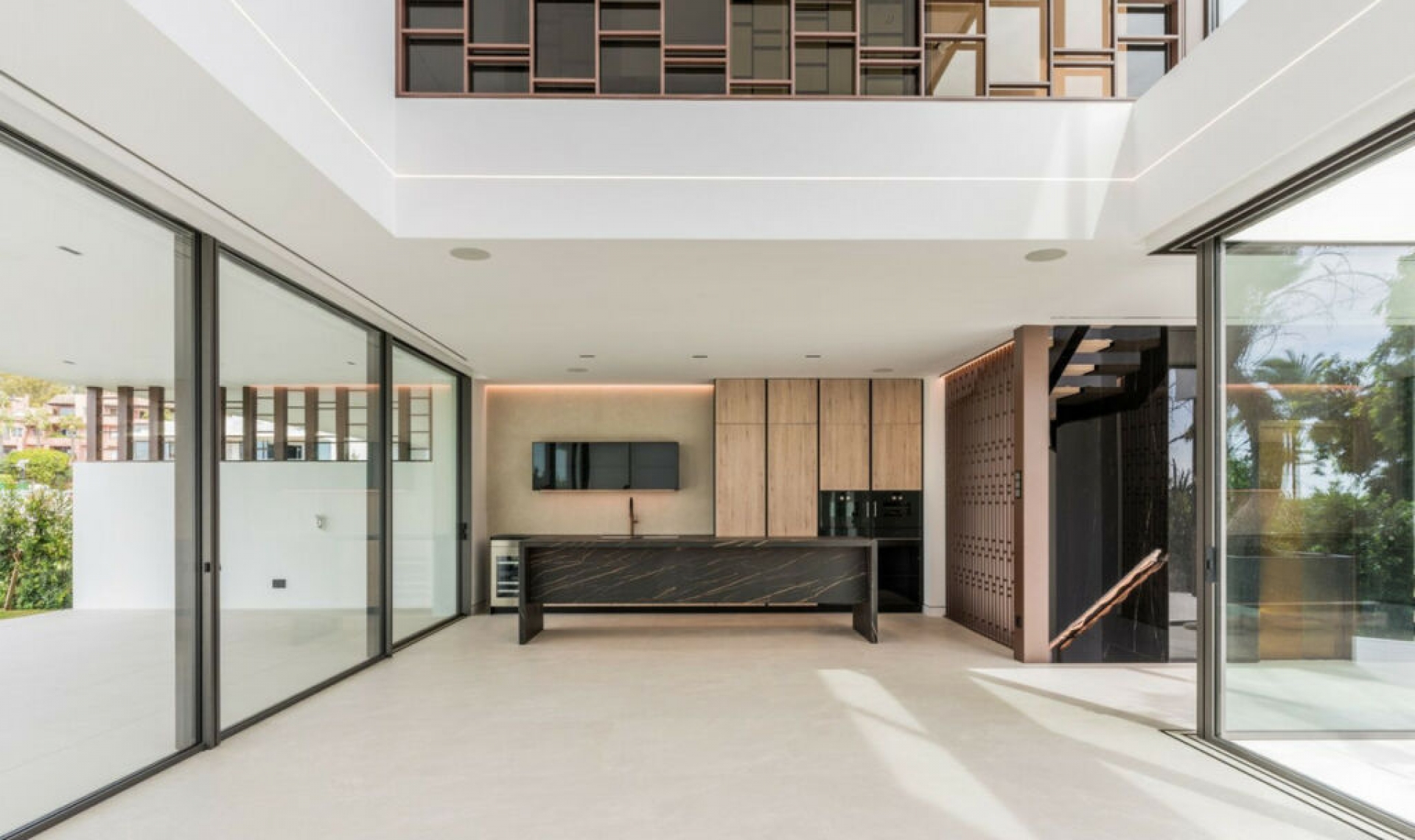 Resale - House -
Nueva Andalucía
