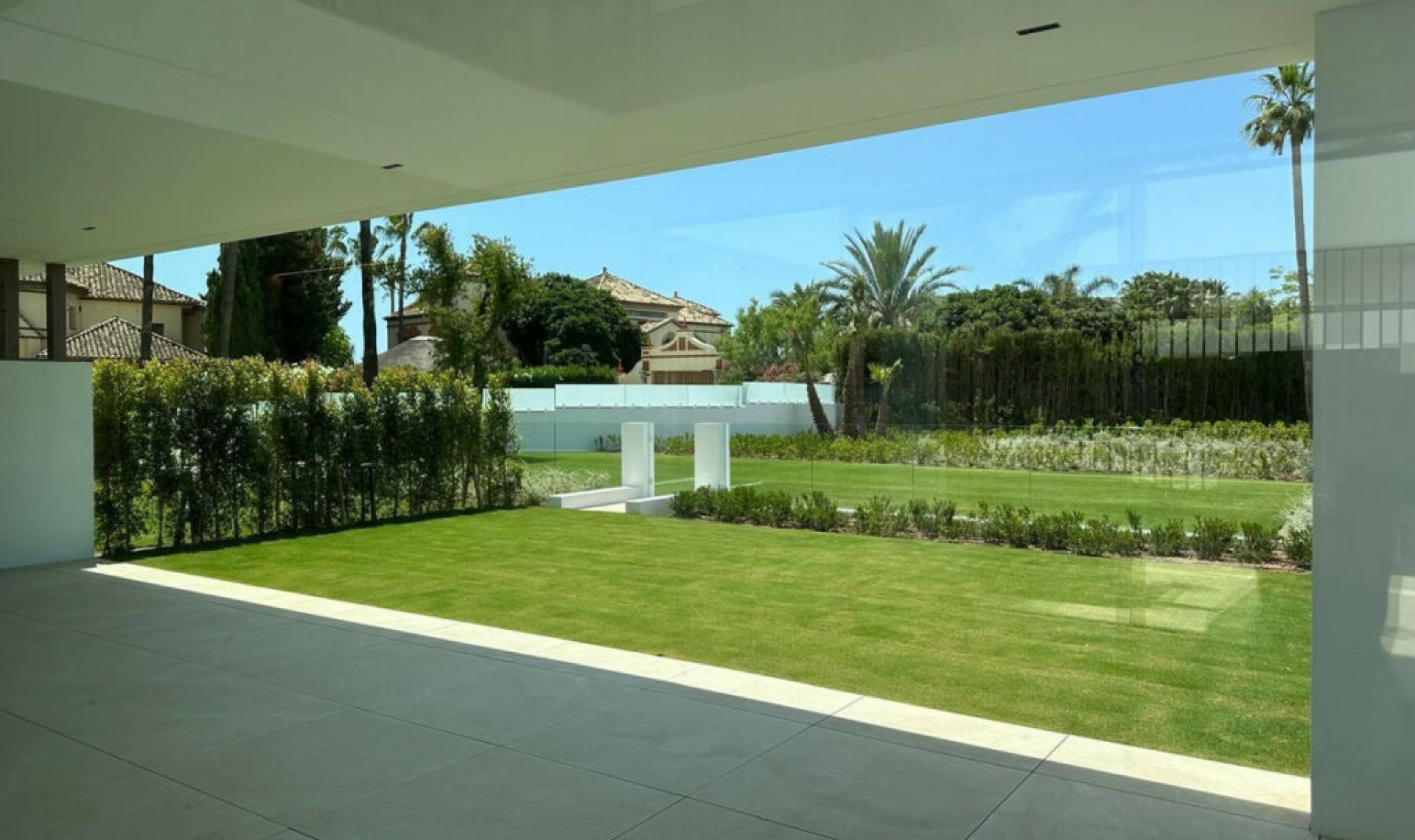 Resale - House -
Nueva Andalucía