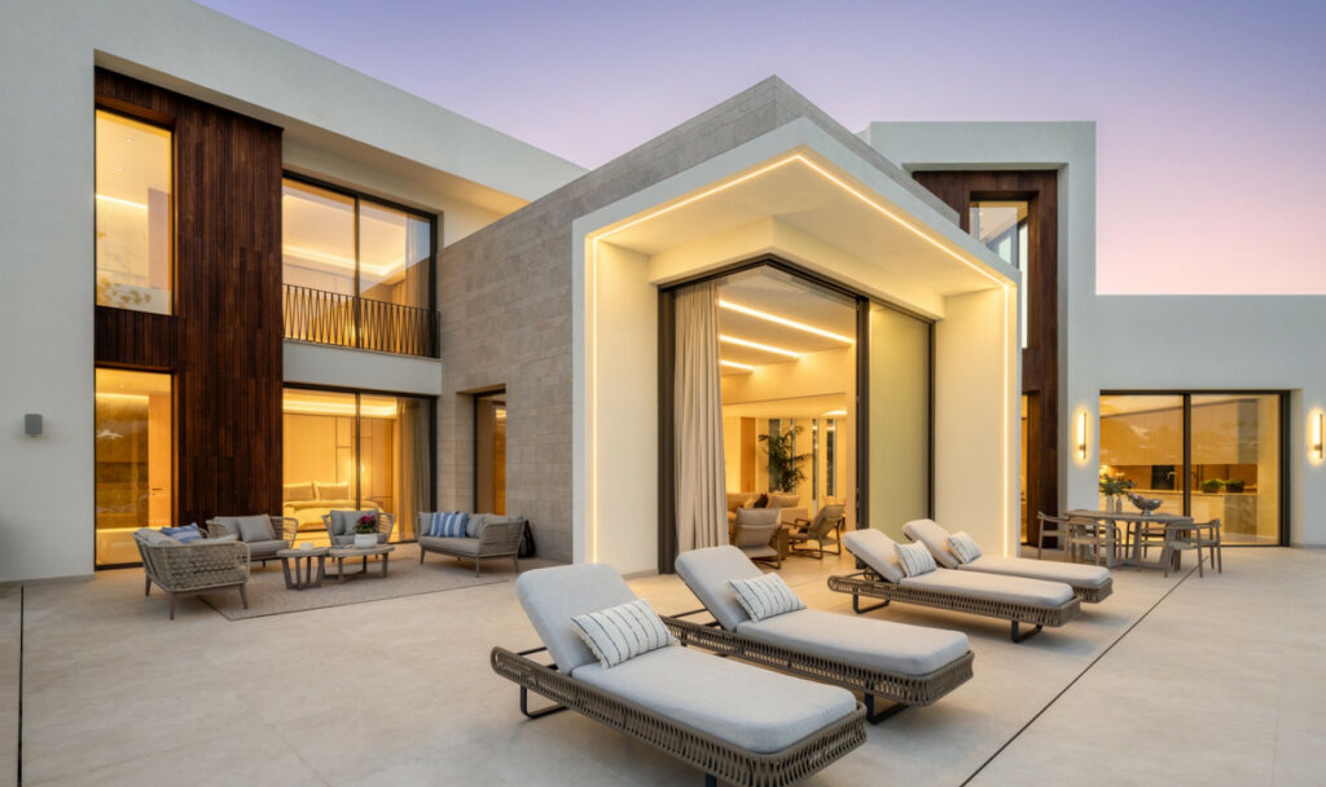 Resale - House -
Nueva Andalucía