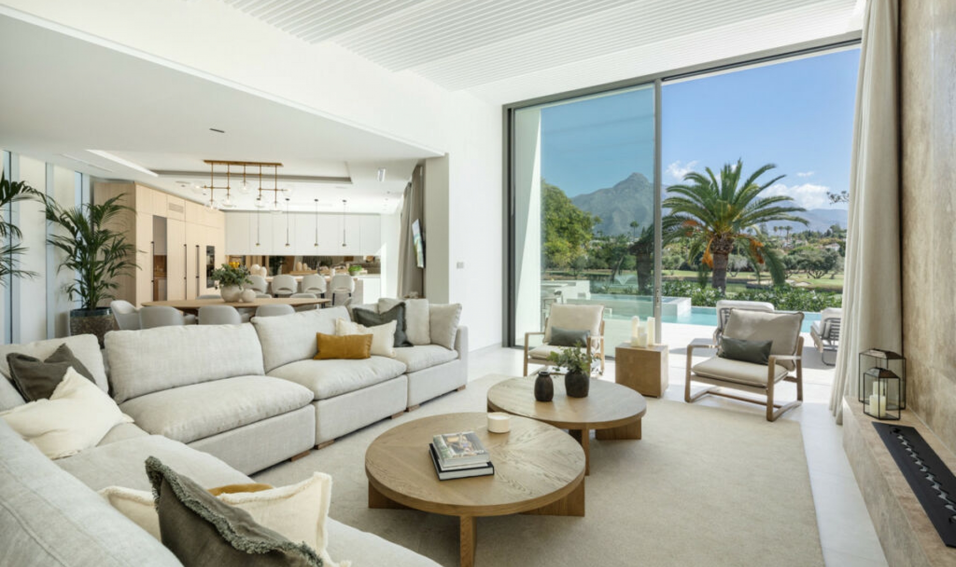 Resale - House -
Nueva Andalucía