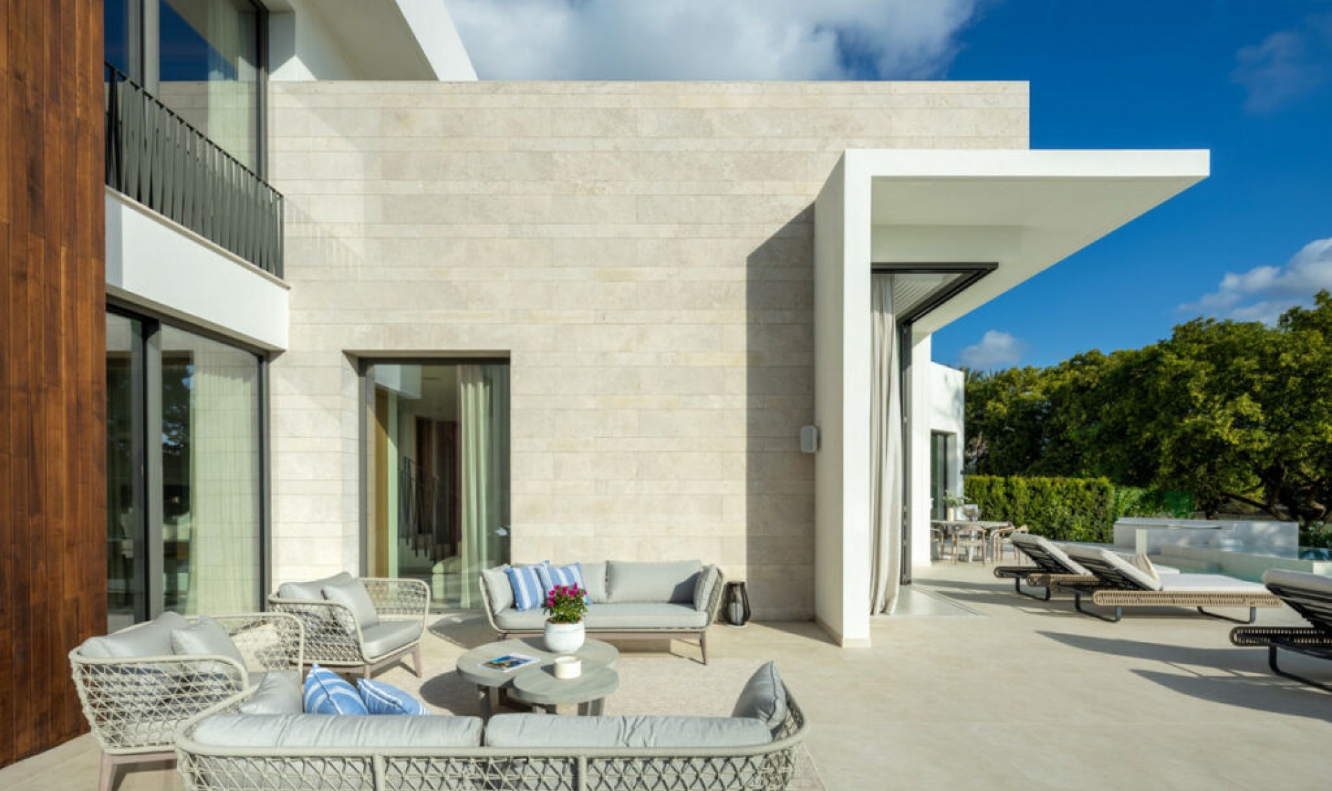 Resale - House -
Nueva Andalucía