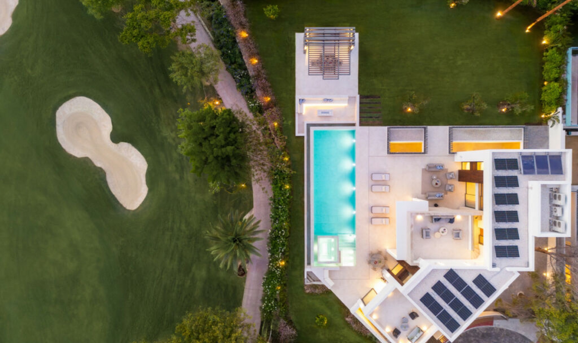 Resale - House -
Nueva Andalucía