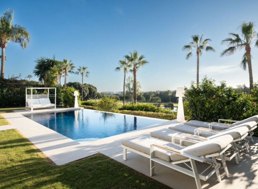 Resale - House -
Nueva Andalucía