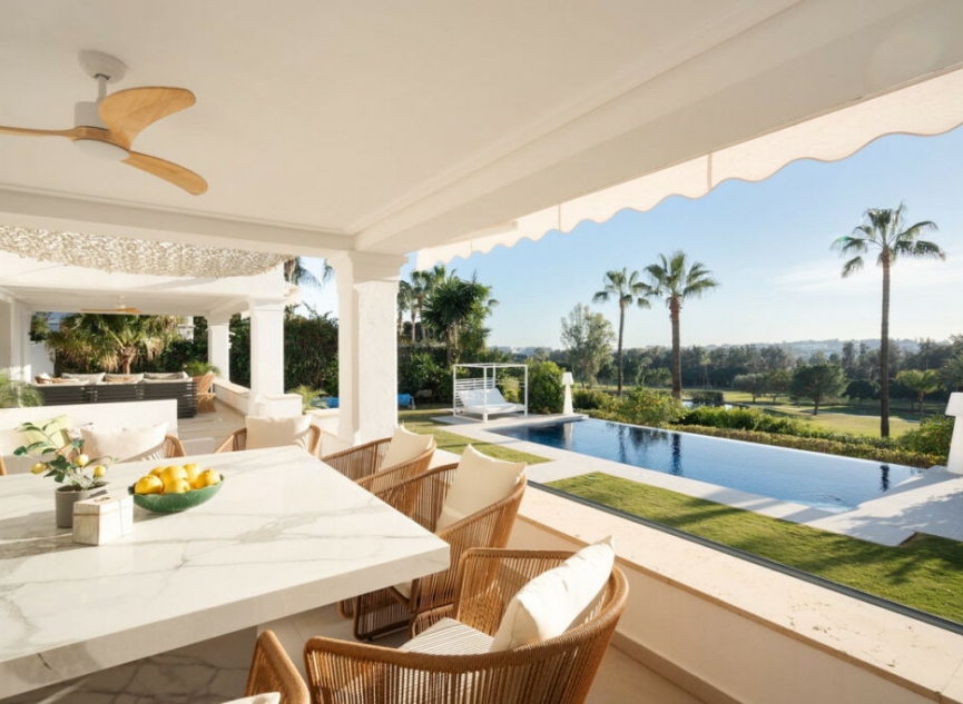 Resale - House -
Nueva Andalucía