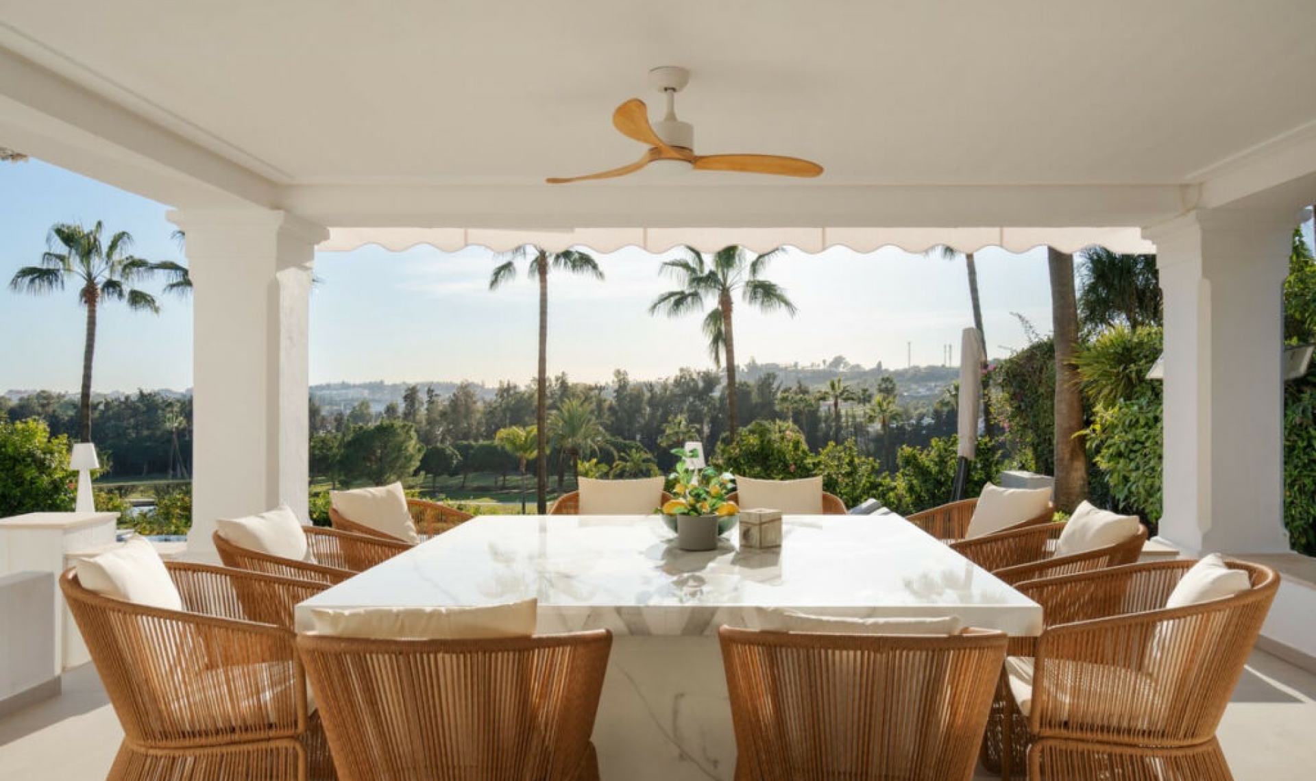 Resale - House -
Nueva Andalucía