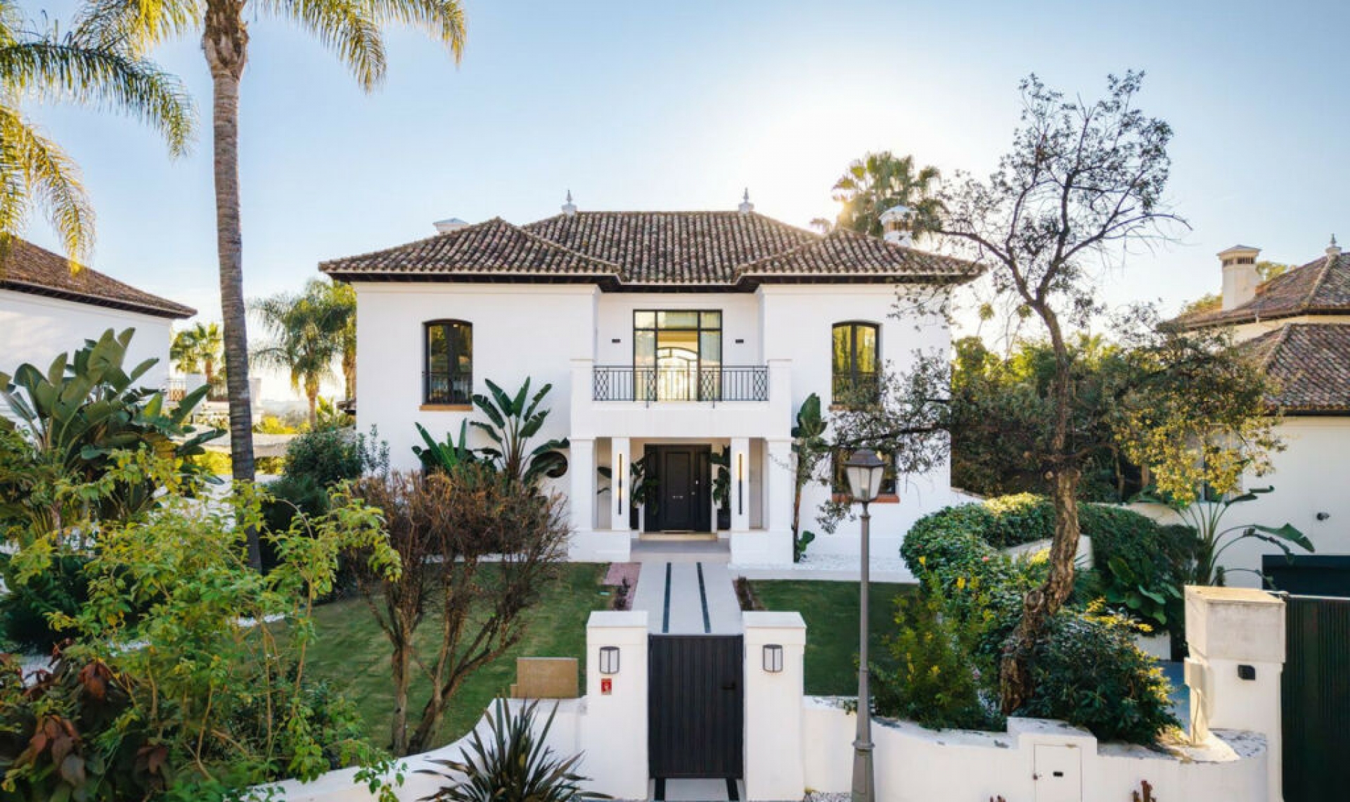Resale - House -
Nueva Andalucía