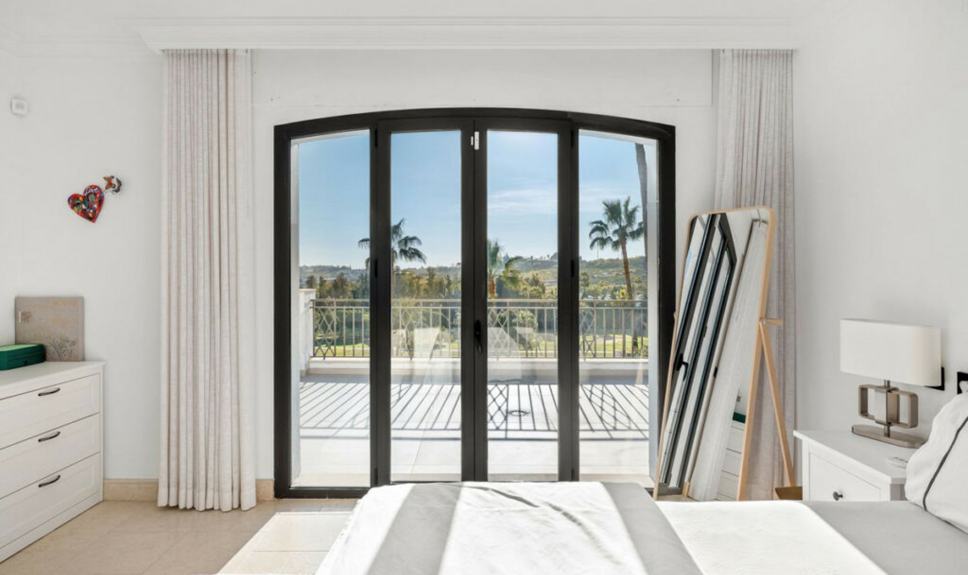 Resale - House -
Nueva Andalucía