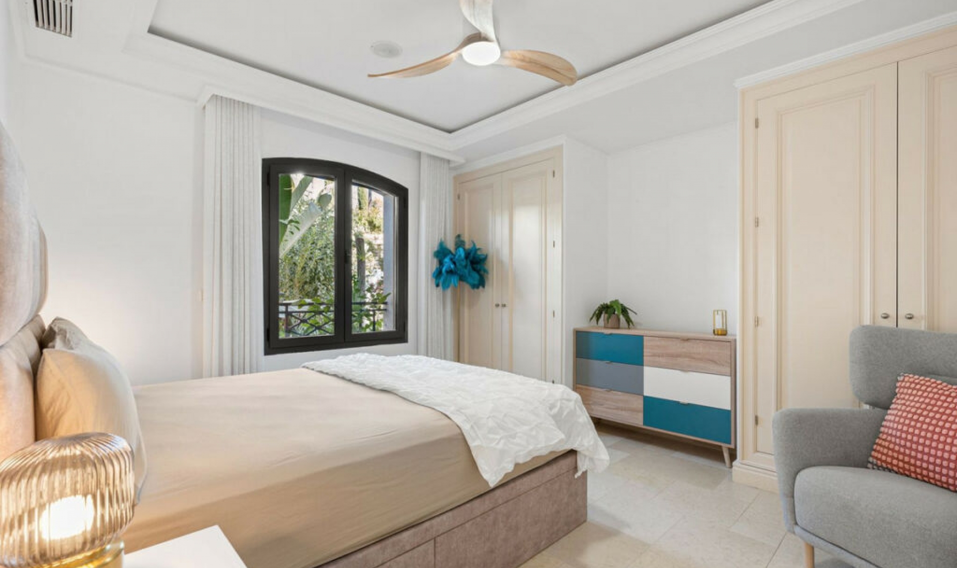 Resale - House -
Nueva Andalucía