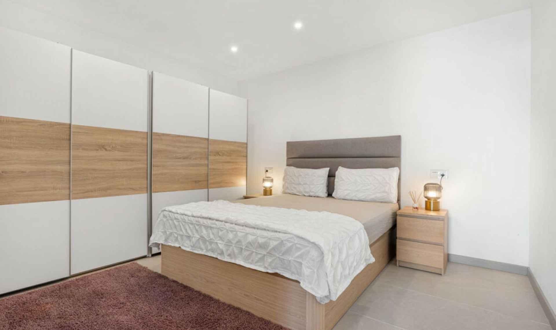 Resale - House -
Nueva Andalucía