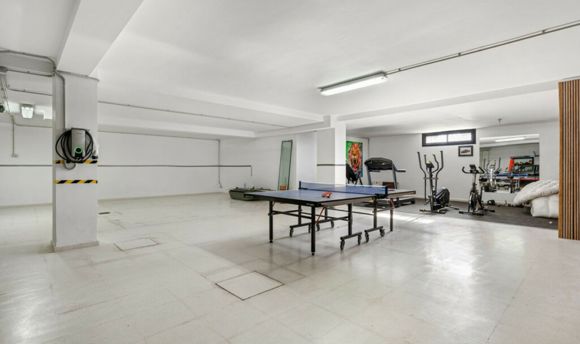 Resale - House -
Nueva Andalucía