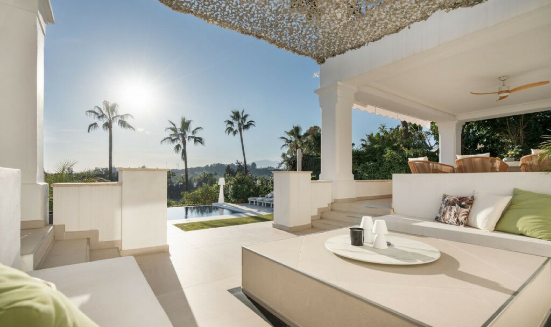 Resale - House -
Nueva Andalucía
