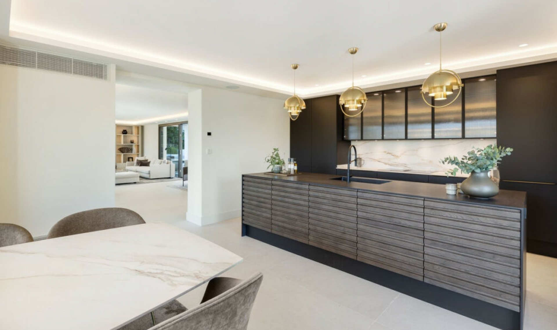 Resale - House -
Nueva Andalucía