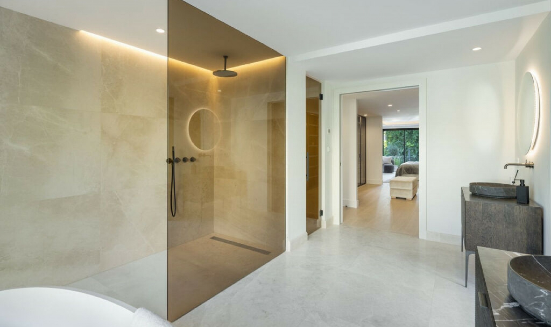 Resale - House -
Nueva Andalucía