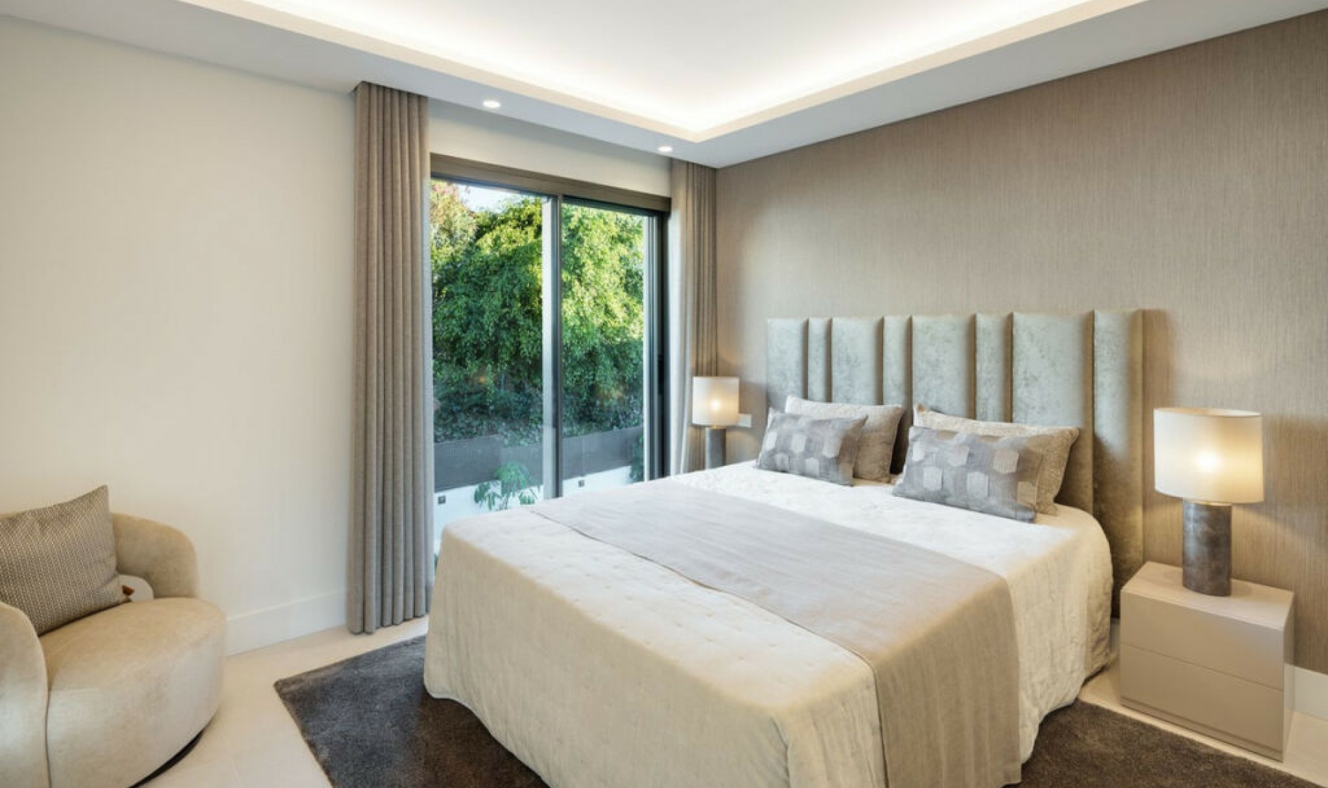Resale - House -
Nueva Andalucía