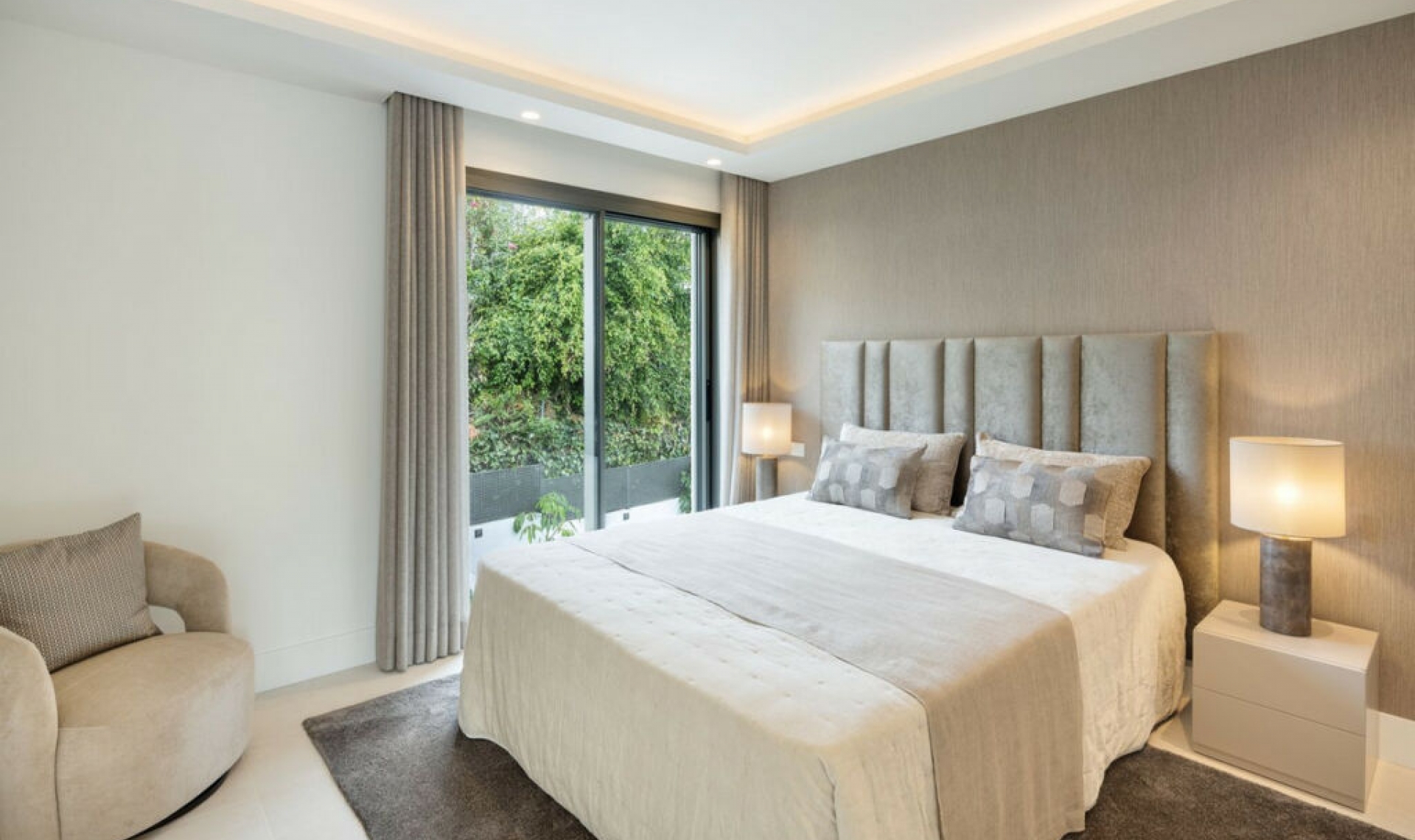 Resale - House -
Nueva Andalucía