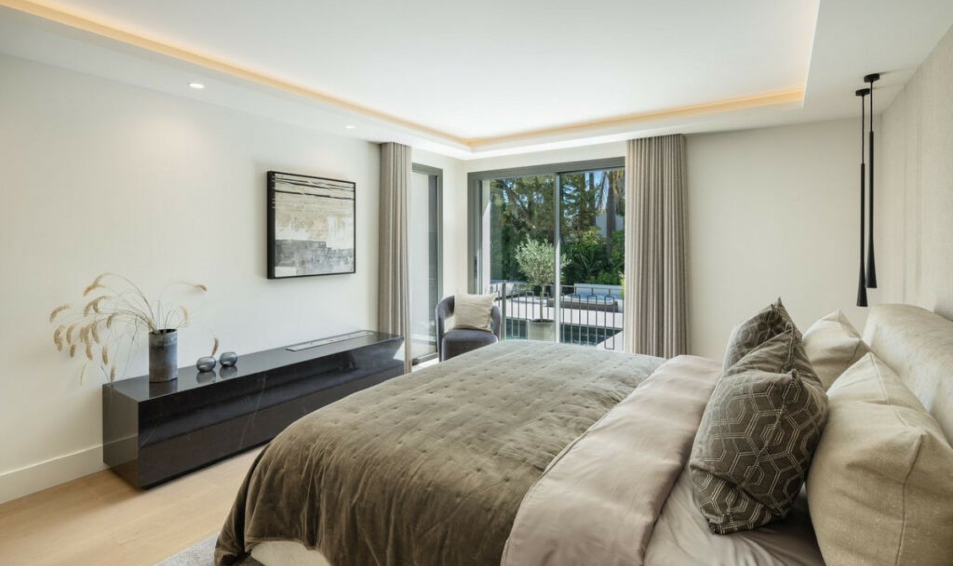 Resale - House -
Nueva Andalucía
