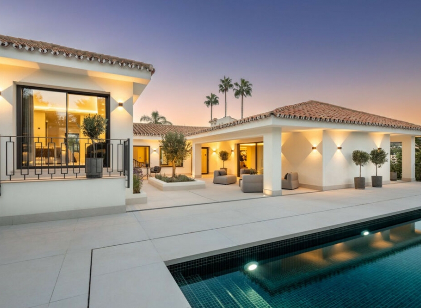 Resale - House -
Nueva Andalucía