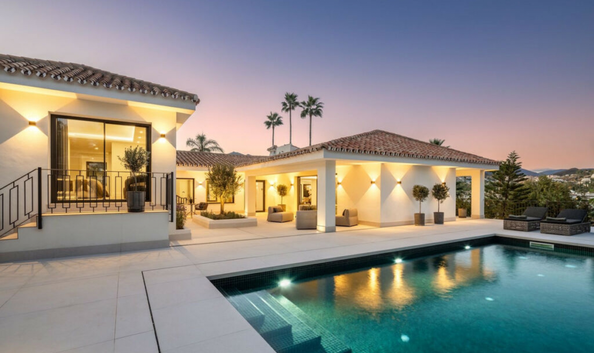 Resale - House -
Nueva Andalucía
