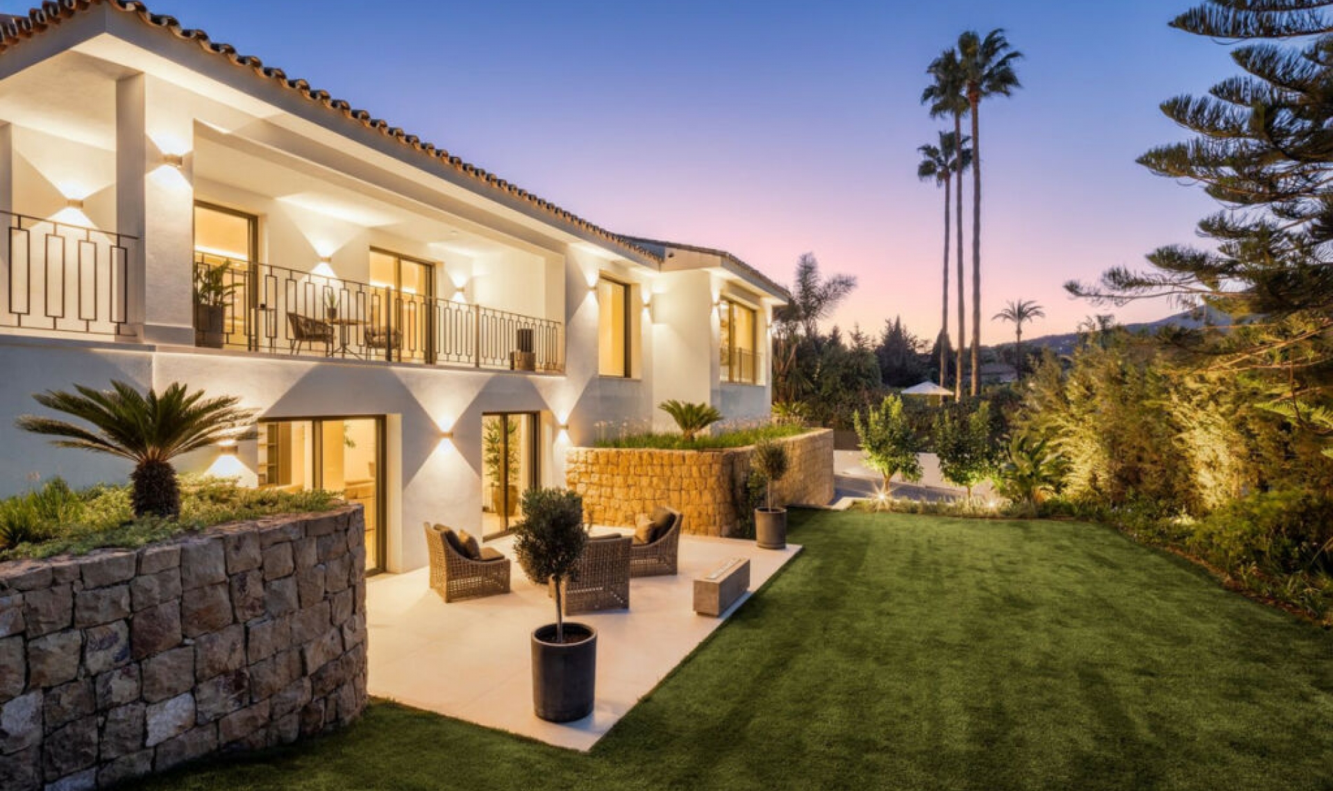 Resale - House -
Nueva Andalucía