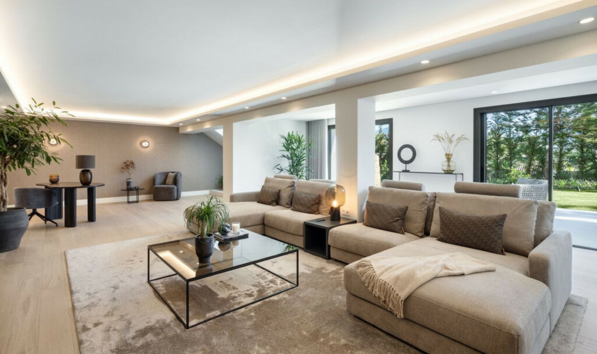 Resale - House -
Nueva Andalucía
