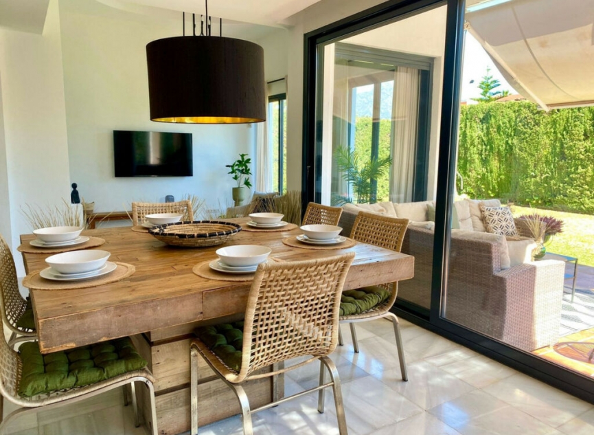 Resale - House -
Nueva Andalucía