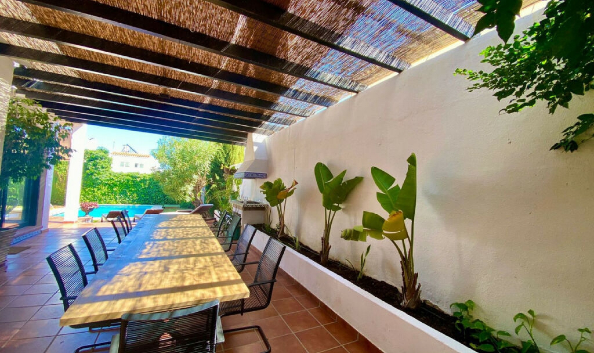 Resale - House -
Nueva Andalucía