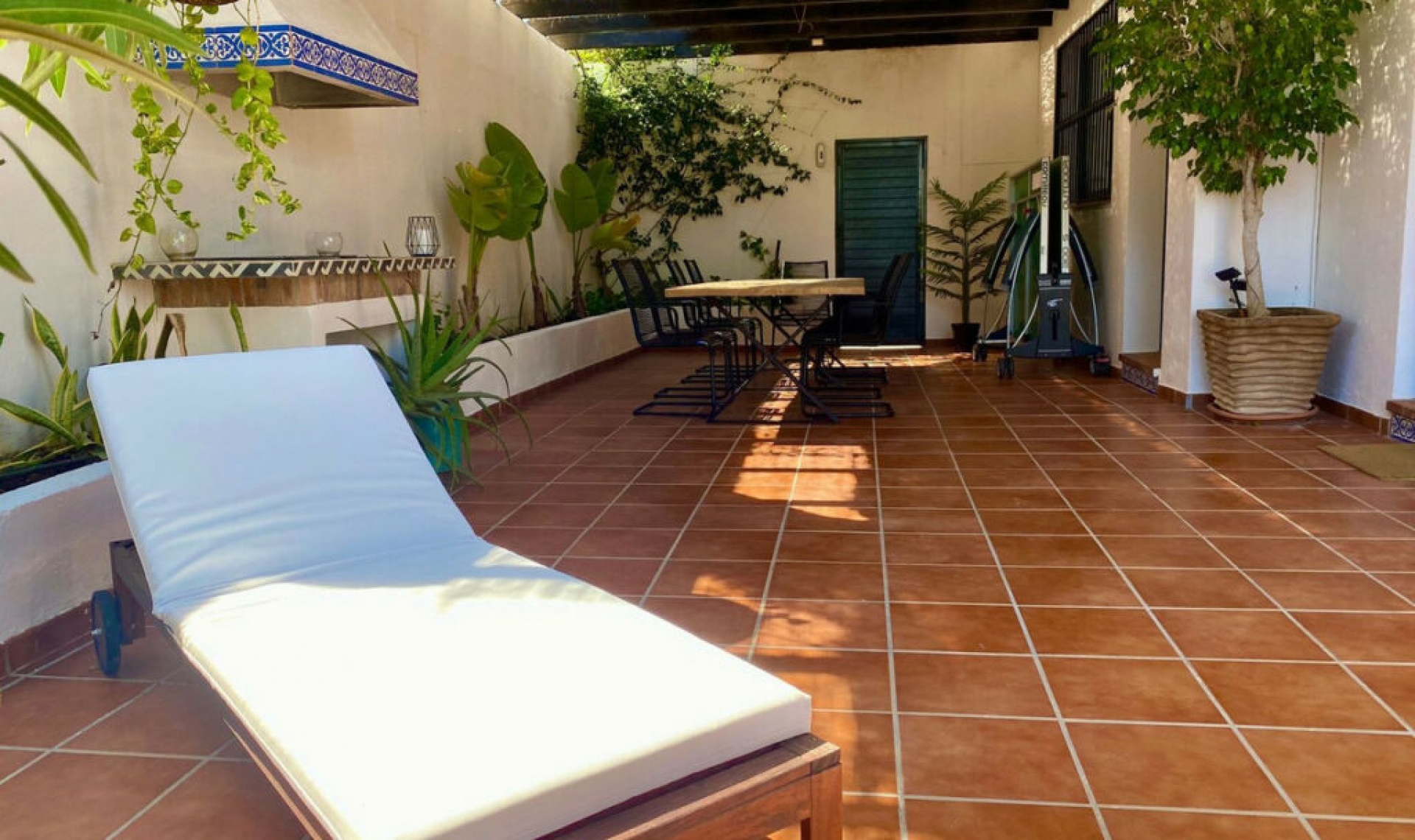 Resale - House -
Nueva Andalucía