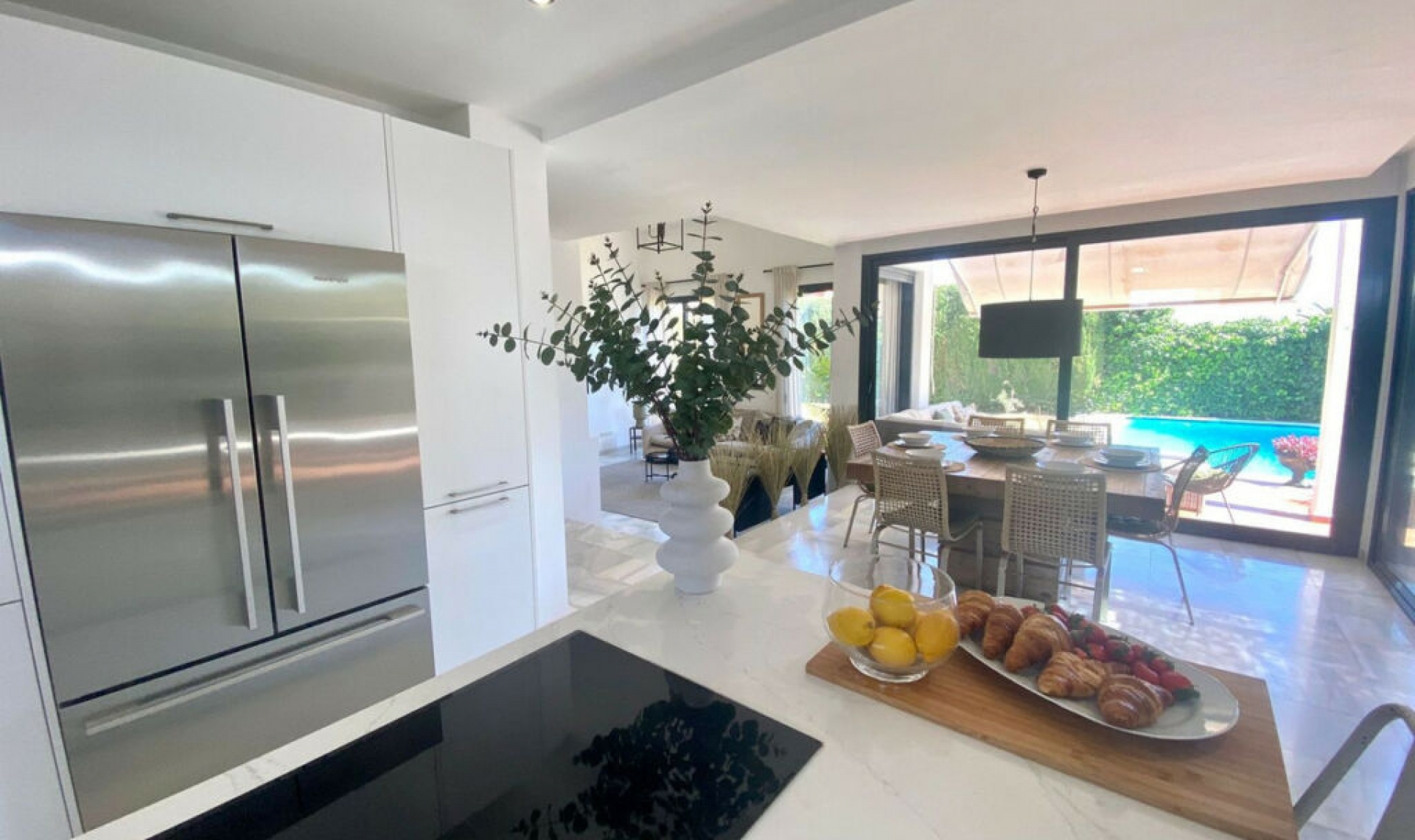 Resale - House -
Nueva Andalucía