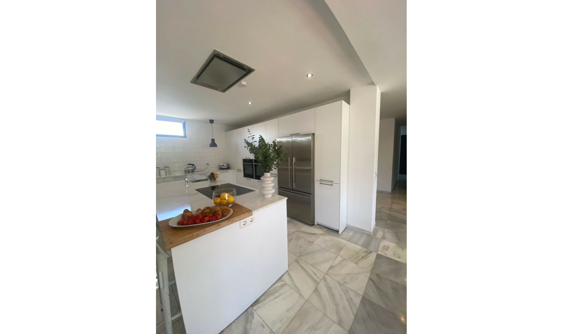 Resale - House -
Nueva Andalucía