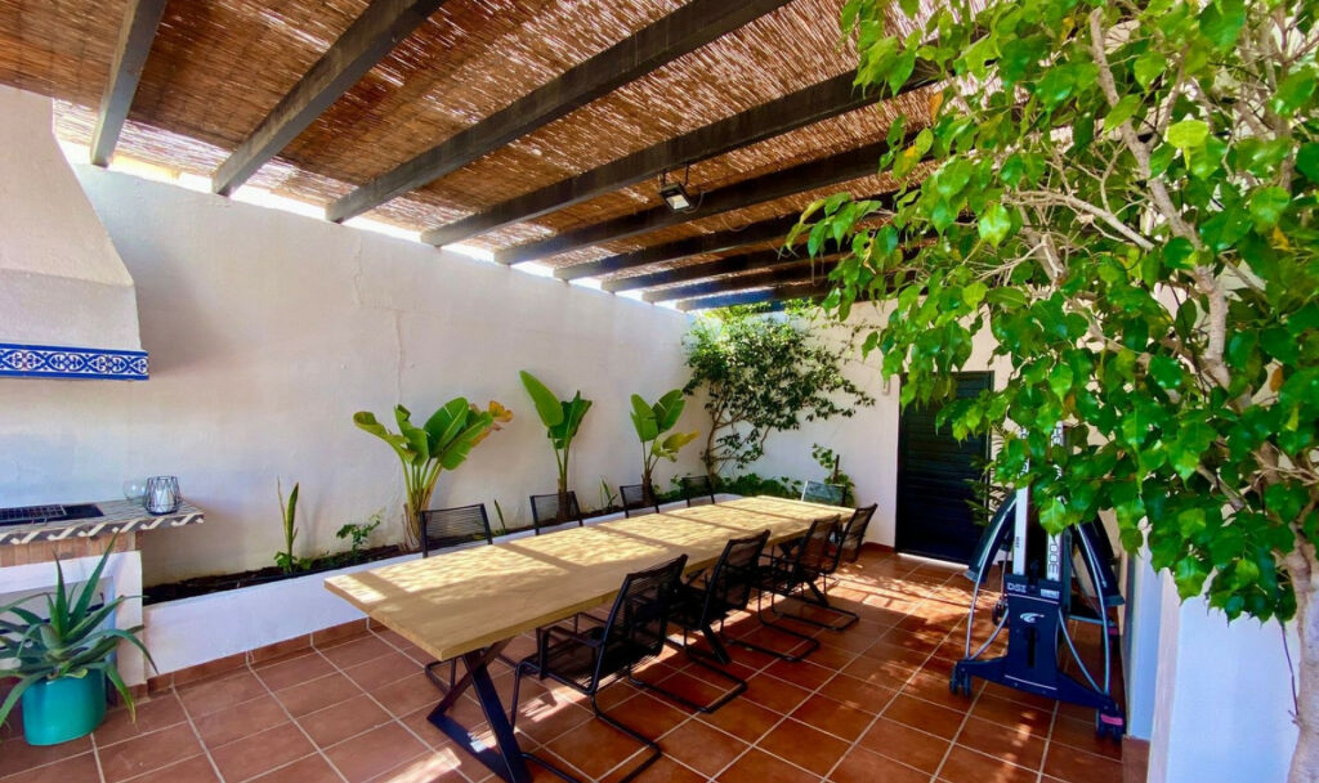 Resale - House -
Nueva Andalucía