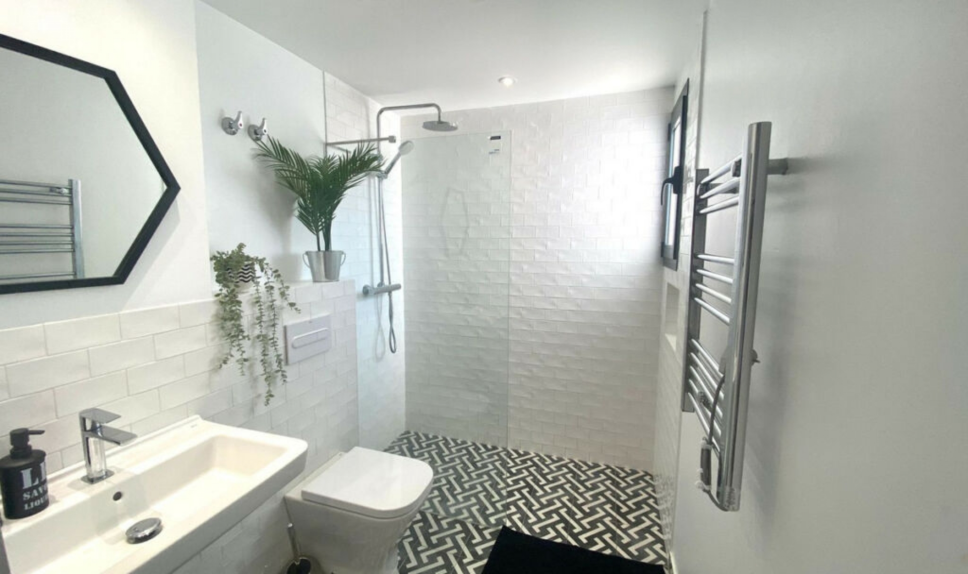 Resale - House -
Nueva Andalucía