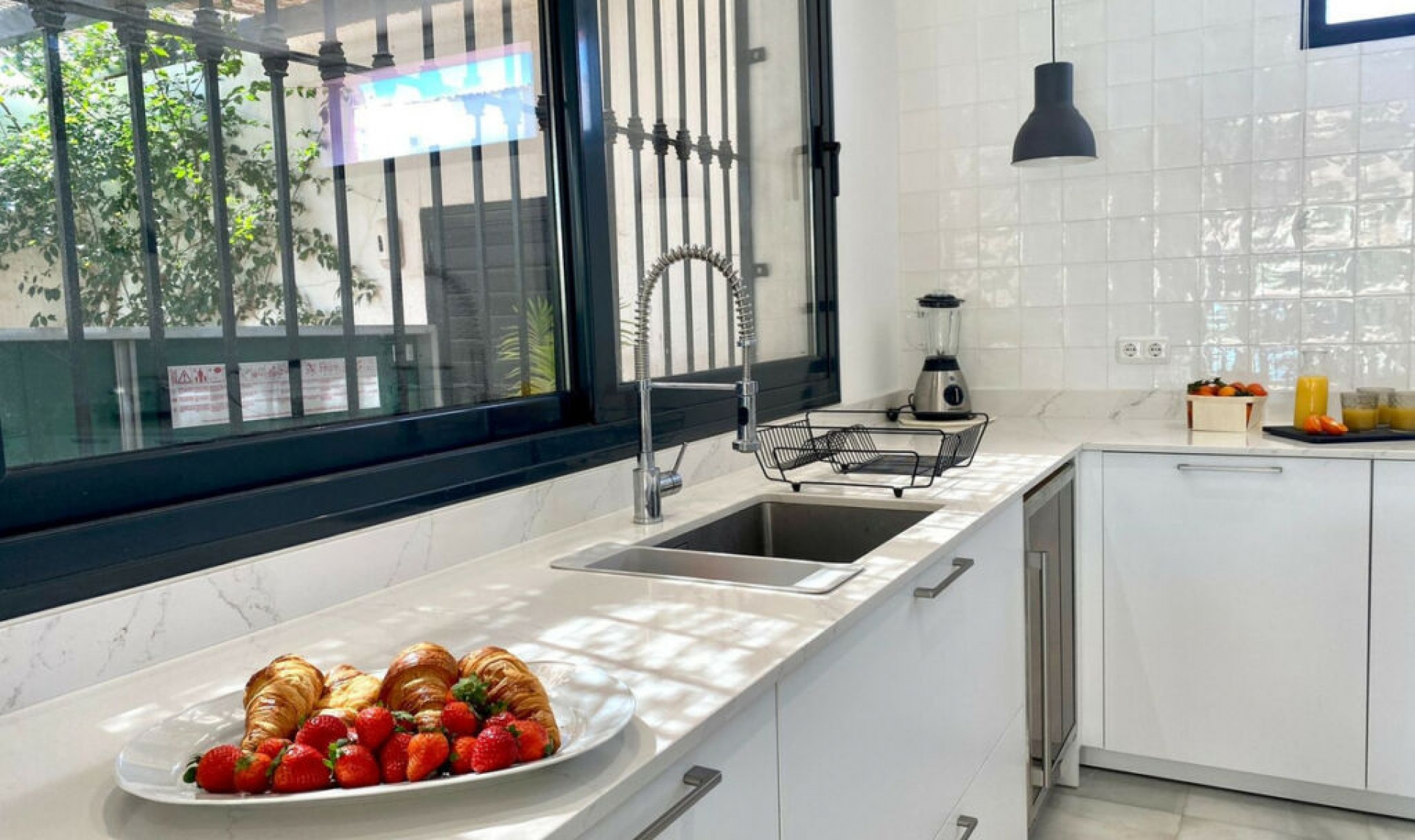 Resale - House -
Nueva Andalucía