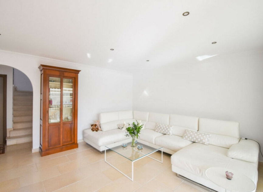 Resale - House -
Nueva Andalucía