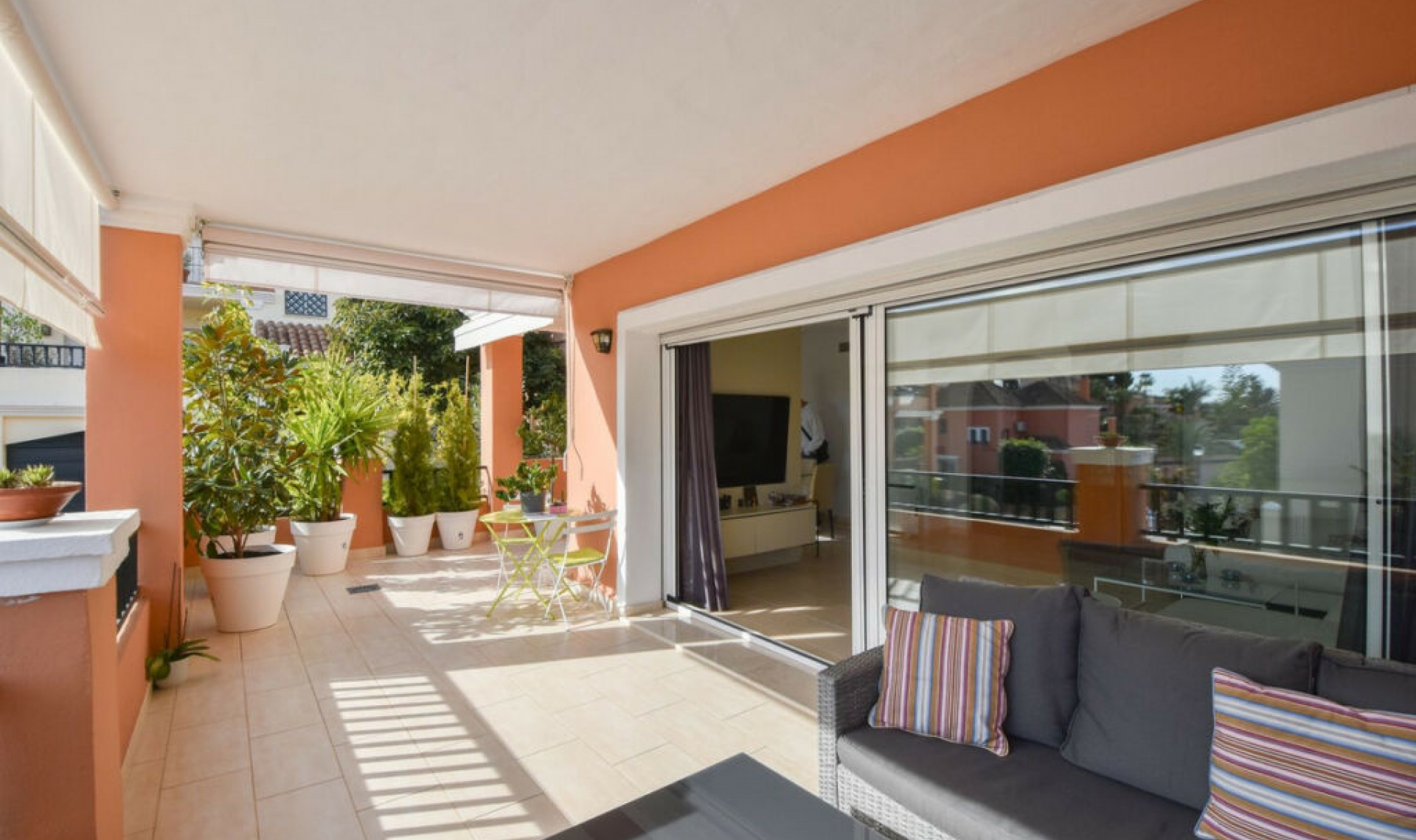 Resale - House -
Nueva Andalucía