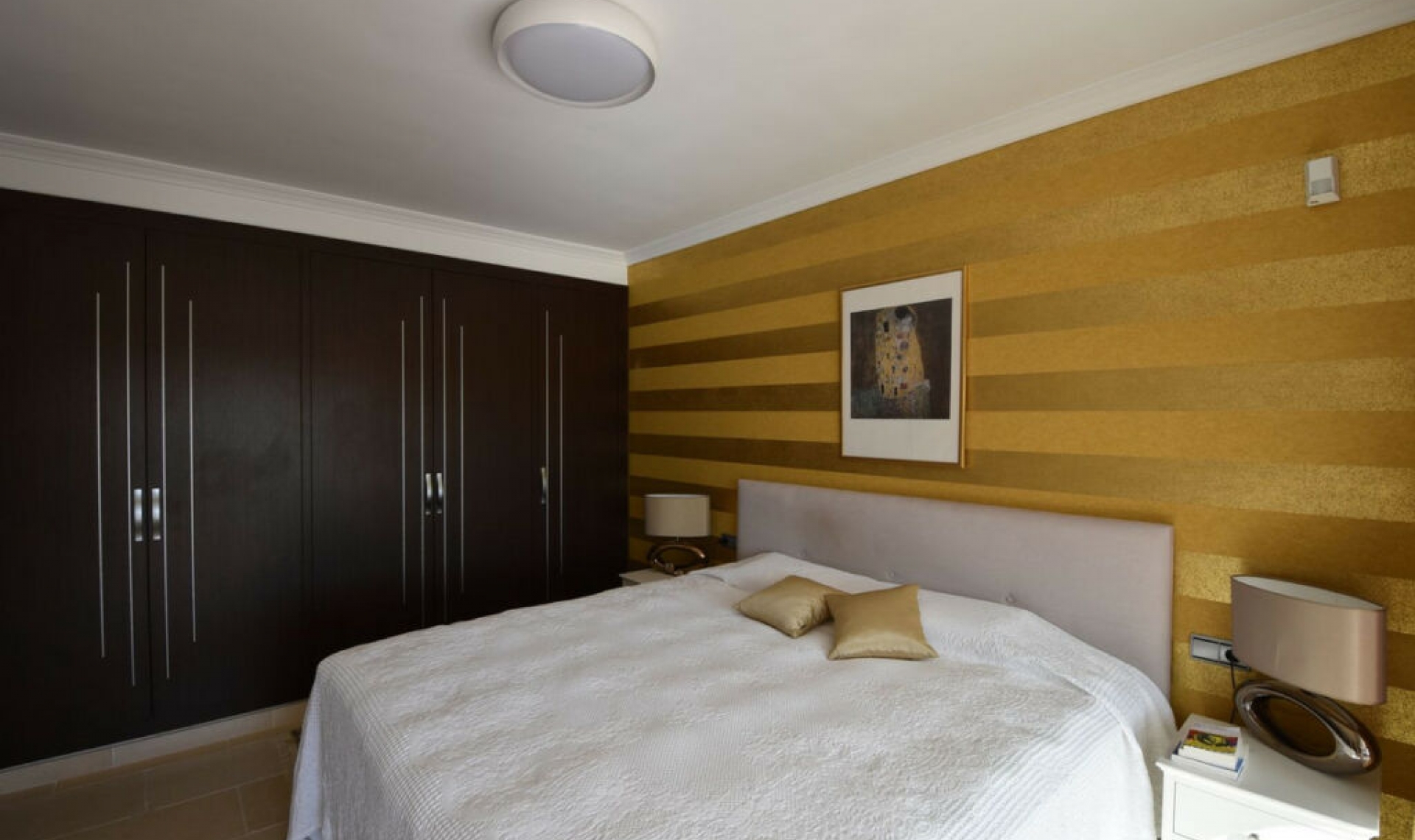 Resale - House -
Nueva Andalucía