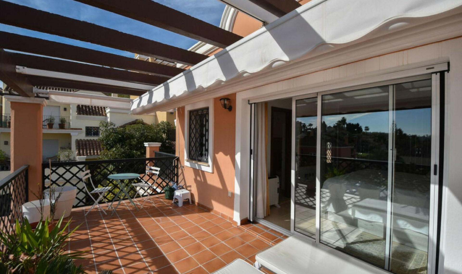 Resale - House -
Nueva Andalucía