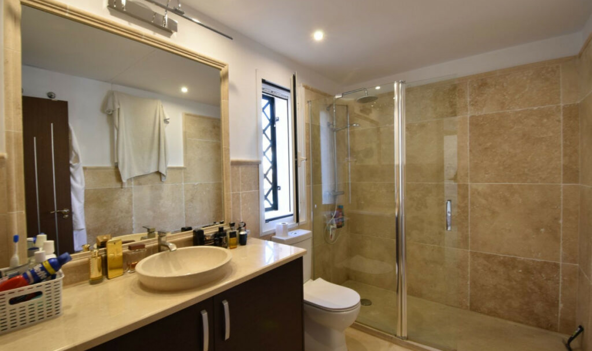 Resale - House -
Nueva Andalucía