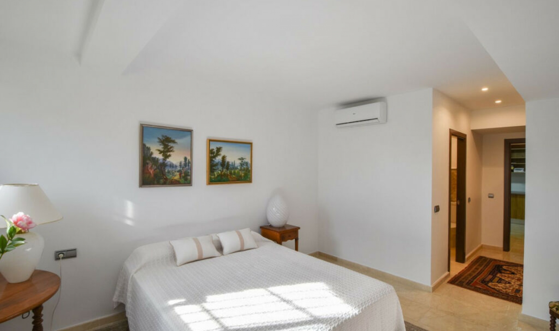 Resale - House -
Nueva Andalucía