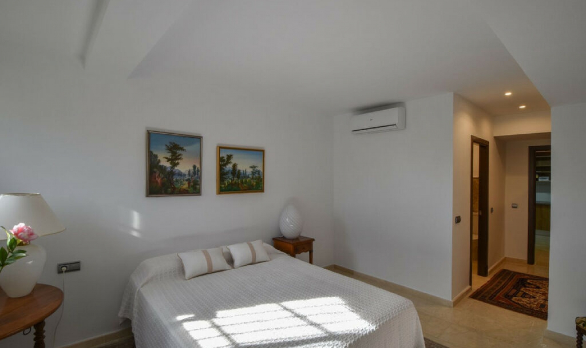 Resale - House -
Nueva Andalucía